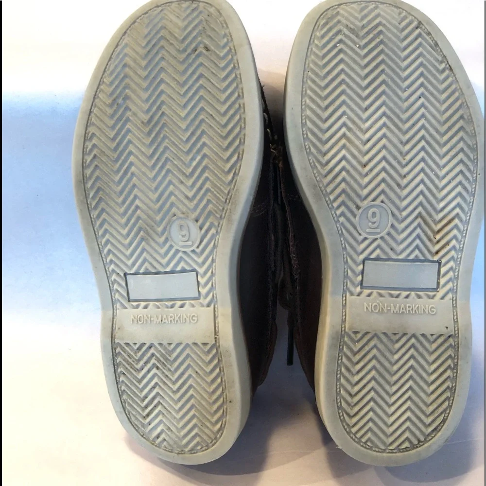 Cherokee Boys Boat Shoes Size 9 Brown Leather. Excellent Condition.
